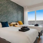 아파트 Skyline Penthouse 에스테포나