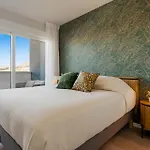 아파트 Skyline Penthouse 에스테포나