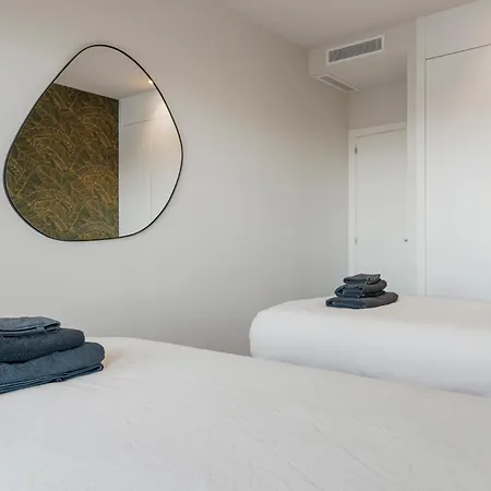 Skyline Penthouse Εστεπόνα