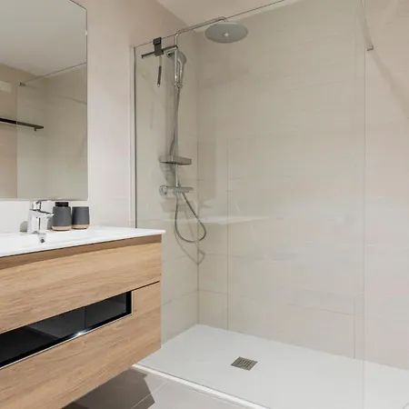 Skyline Penthouse Διαμέρισμα Εστεπόνα